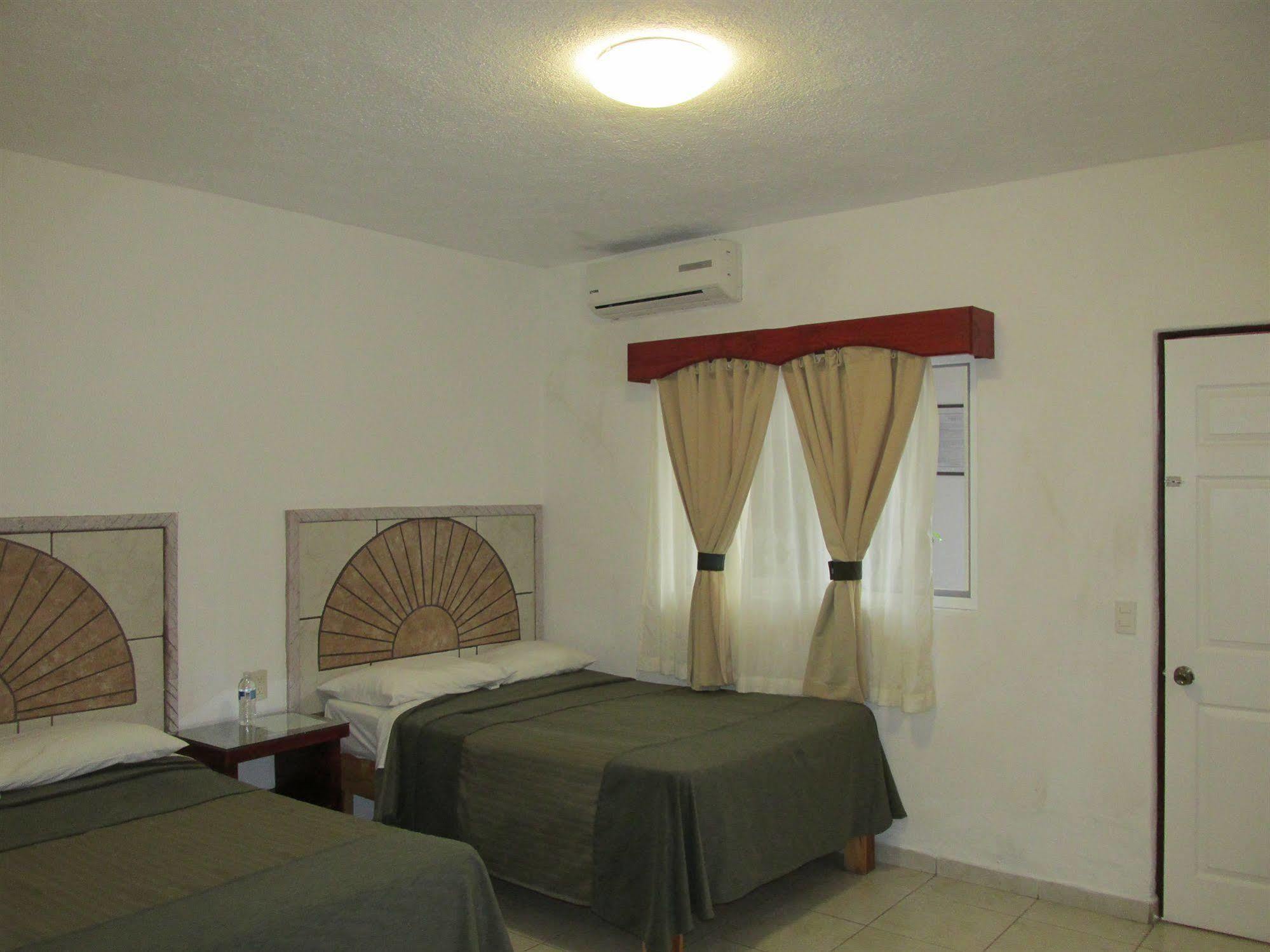 Hotel Albatros Palace Manzanillo Exteriör bild